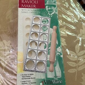 Villaware Ravioli maker with rolling pin